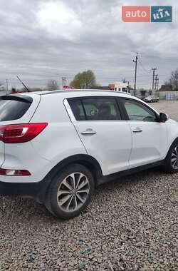 Внедорожник / Кроссовер Kia Sportage 2012 в 