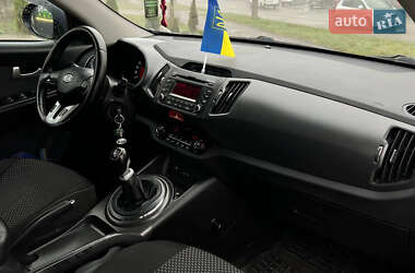 Внедорожник / Кроссовер Kia Sportage 2010 в 