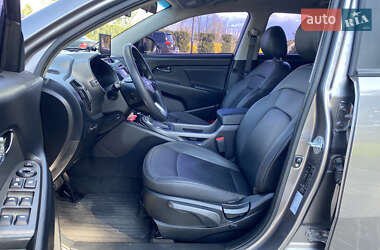 Внедорожник / Кроссовер Kia Sportage 2012 в 