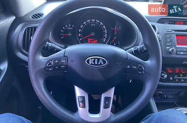 Внедорожник / Кроссовер Kia Sportage 2012 в 