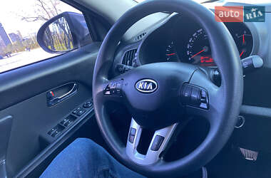Внедорожник / Кроссовер Kia Sportage 2012 в 