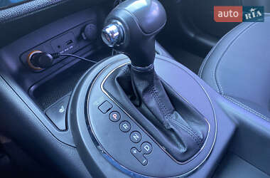 Внедорожник / Кроссовер Kia Sportage 2012 в 
