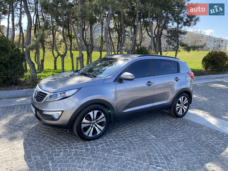 Внедорожник / Кроссовер Kia Sportage 2012 в 