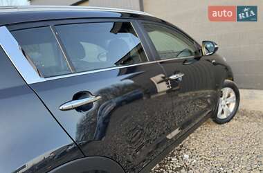 Внедорожник / Кроссовер Kia Sportage 2012 в 