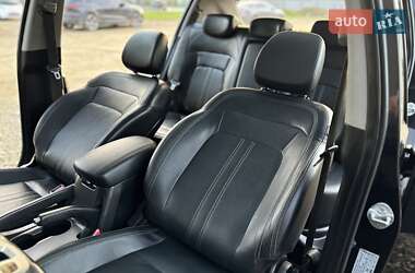 Внедорожник / Кроссовер Kia Sportage 2012 в 