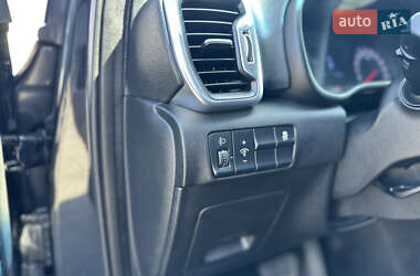 Внедорожник / Кроссовер Kia Sportage 2017 в 