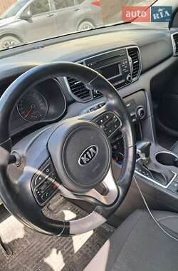 Внедорожник / Кроссовер Kia Sportage 2016 в 