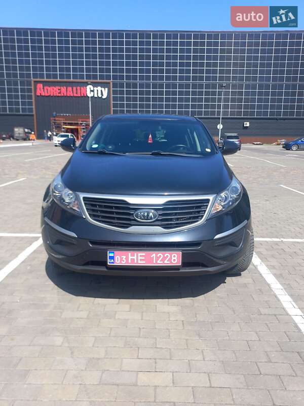 Внедорожник / Кроссовер Kia Sportage 2012 в 