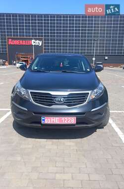 Внедорожник / Кроссовер Kia Sportage 2012 в 