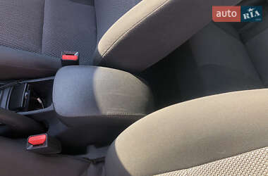 Позашляховик / Кросовер Kia Sportage 2010 в 