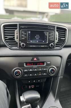 Внедорожник / Кроссовер Kia Sportage 2016 в 