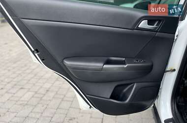 Внедорожник / Кроссовер Kia Sportage 2016 в 
