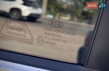 Позашляховик / Кросовер Kia Sportage 2011 в 