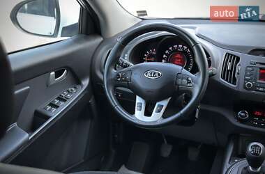 Позашляховик / Кросовер Kia Sportage 2011 в 
