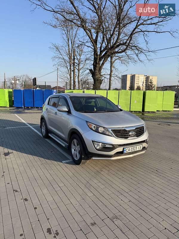 Позашляховик / Кросовер Kia Sportage 2011 в 