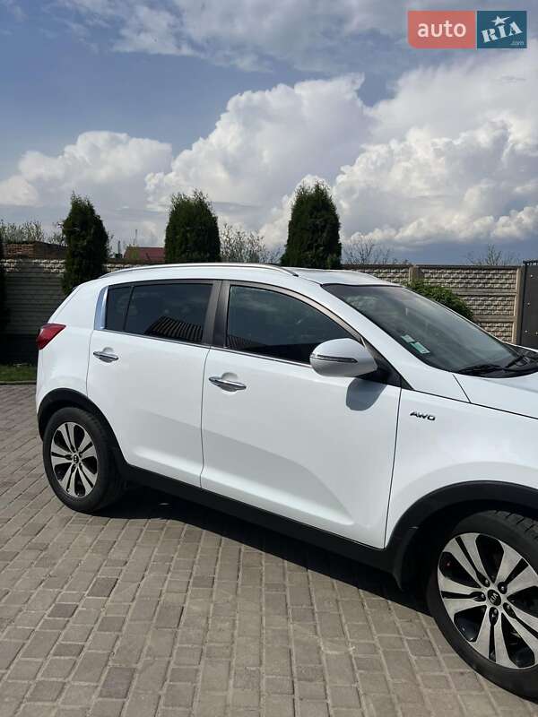 Внедорожник / Кроссовер Kia Sportage 2011 в Ровно