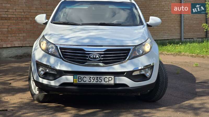 Внедорожник / Кроссовер Kia Sportage 2012 в 