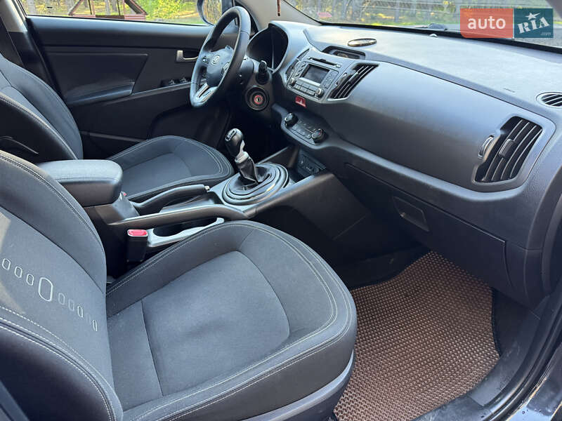 Внедорожник / Кроссовер Kia Sportage 2011 в Луцке