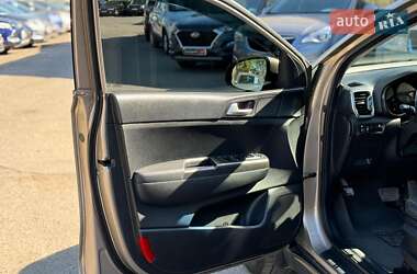 Внедорожник / Кроссовер Kia Sportage 2016 в 