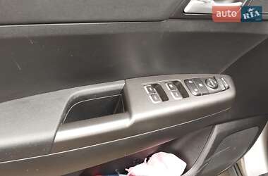 Позашляховик / Кросовер Kia Sportage 2019 в 