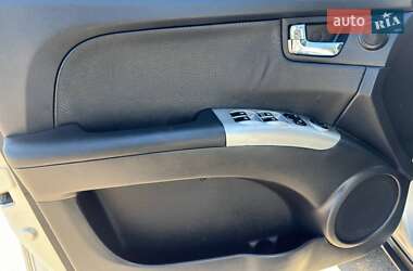 Позашляховик / Кросовер Kia Sportage 2007 в 