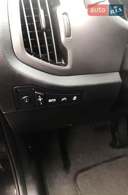 Внедорожник / Кроссовер Kia Sportage 2013 в 