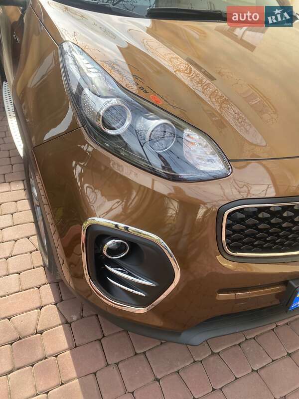 Позашляховик / Кросовер Kia Sportage 2017 в Нововолинську