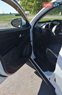 Внедорожник / Кроссовер Kia Sportage 2011 в 