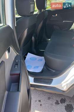 Позашляховик / Кросовер Kia Sportage 2011 в 
