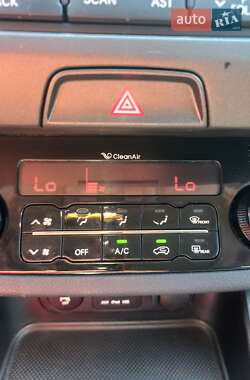 Позашляховик / Кросовер Kia Sportage 2011 в 