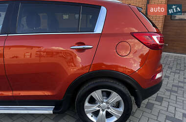 Внедорожник / Кроссовер Kia Sportage 2012 в 