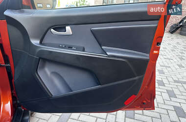 Внедорожник / Кроссовер Kia Sportage 2012 в 