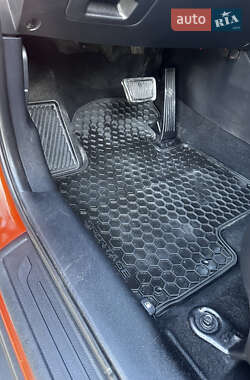 Внедорожник / Кроссовер Kia Sportage 2012 в 