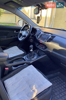 Внедорожник / Кроссовер Kia Sportage 2011 в 