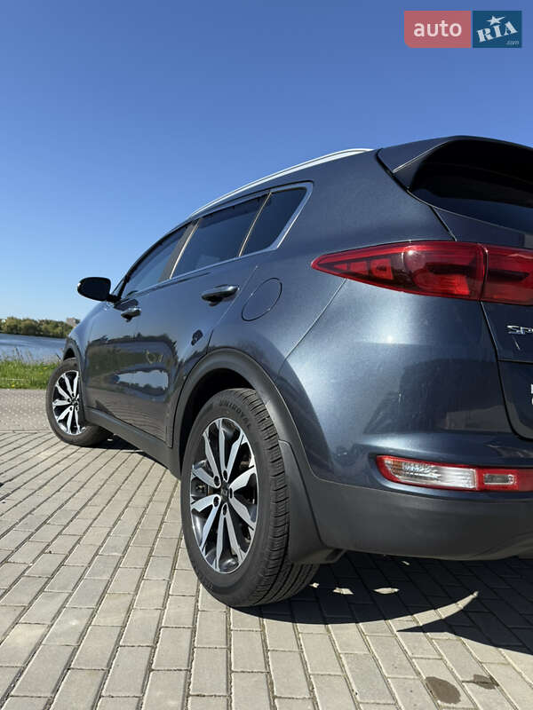 Внедорожник / Кроссовер Kia Sportage 2017 в Ровно