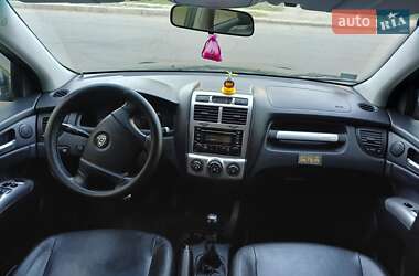 Внедорожник / Кроссовер Kia Sportage 2005 в 