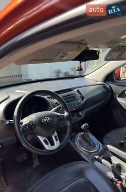 Внедорожник / Кроссовер Kia Sportage 2012 в 