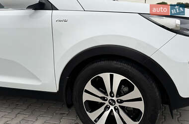 Позашляховик / Кросовер Kia Sportage 2012 в 