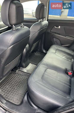 Позашляховик / Кросовер Kia Sportage 2012 в 