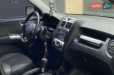 Позашляховик / Кросовер Kia Sportage 2006 в 