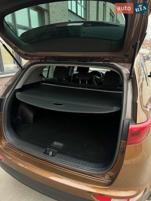 Внедорожник / Кроссовер Kia Sportage 2016 в Львове