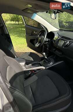 Внедорожник / Кроссовер Kia Sportage 2012 в 