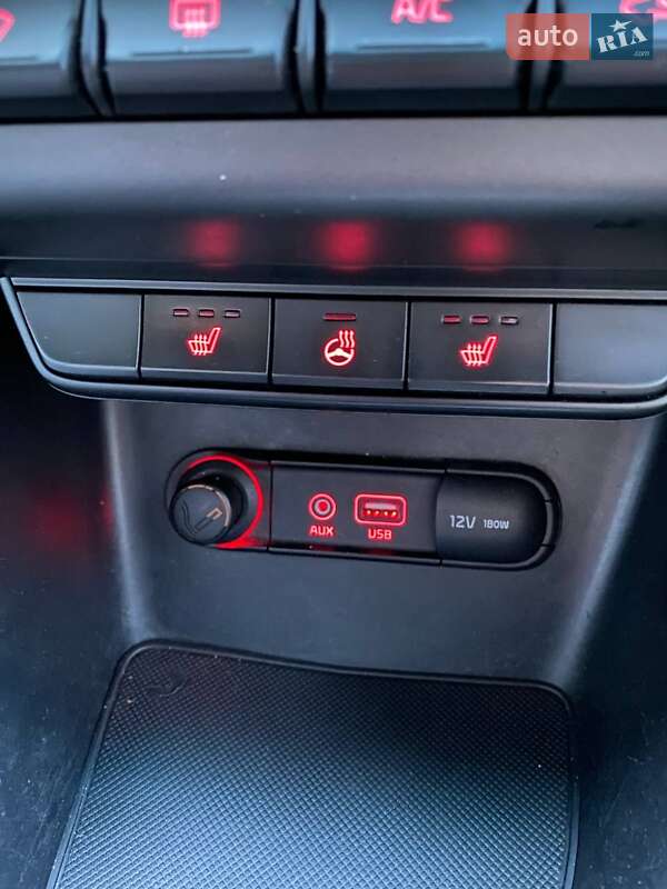 Внедорожник / Кроссовер Kia Sportage 2016 в Каменец-Подольском