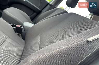 Позашляховик / Кросовер Kia Sportage 2006 в 
