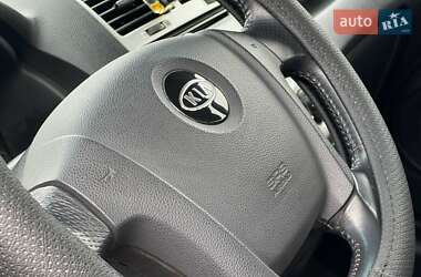 Позашляховик / Кросовер Kia Sportage 2006 в 