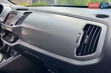 Позашляховик / Кросовер Kia Sportage 2015 в 