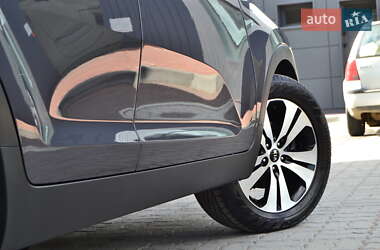 Позашляховик / Кросовер Kia Sportage 2012 в 