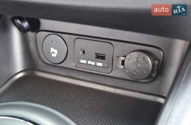 Позашляховик / Кросовер Kia Sportage 2012 в 