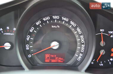 Позашляховик / Кросовер Kia Sportage 2012 в 