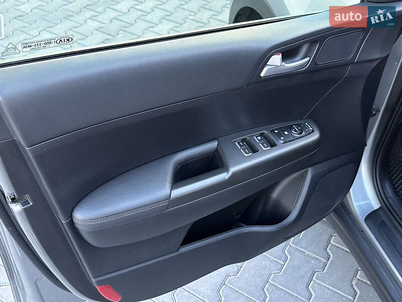 Внедорожник / Кроссовер Kia Sportage 2020 в Черновцах